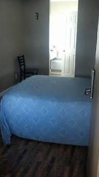Edmond'S Au Gres Inn Экстерьер фото